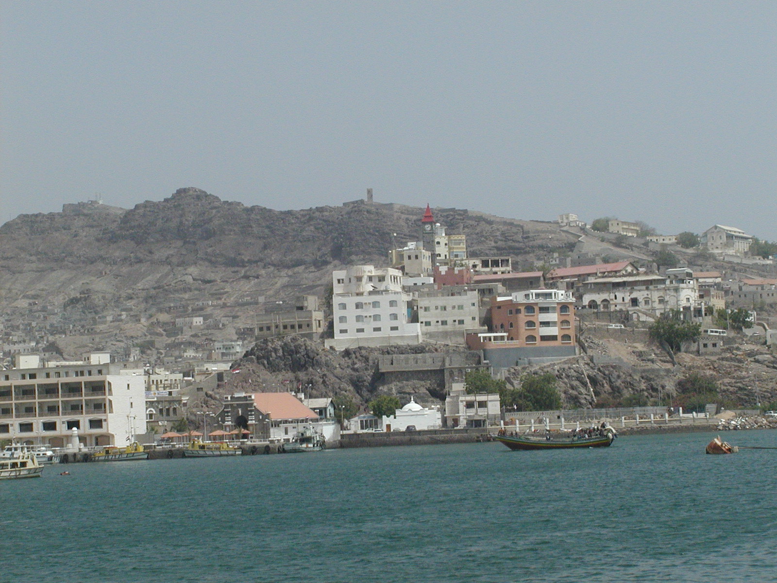 التواهي.. ذاكرة عدن البحرية وواجهة جمالها السياحي