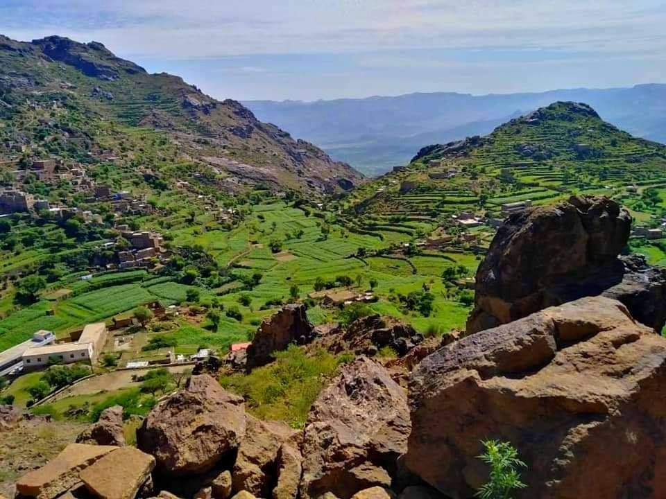 الضالع من قمم جحاف.. مغامرة فوق سبعة آلاف قدم